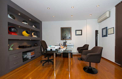 CATARACT SURGERY WAITING AREA 015